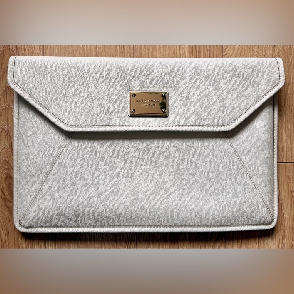 MICHAEL KORS - Off-White Clutch Laptop Sleeve (ideal for 13” MacBook Air)